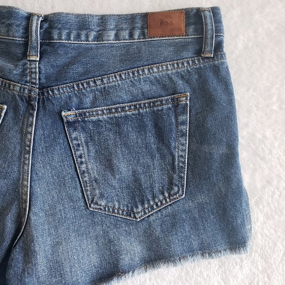 BDG Mid Rise Breezy Button Fly Frayed Sie Slit Denim Shorts SZ 29 - Picture 9 of 14